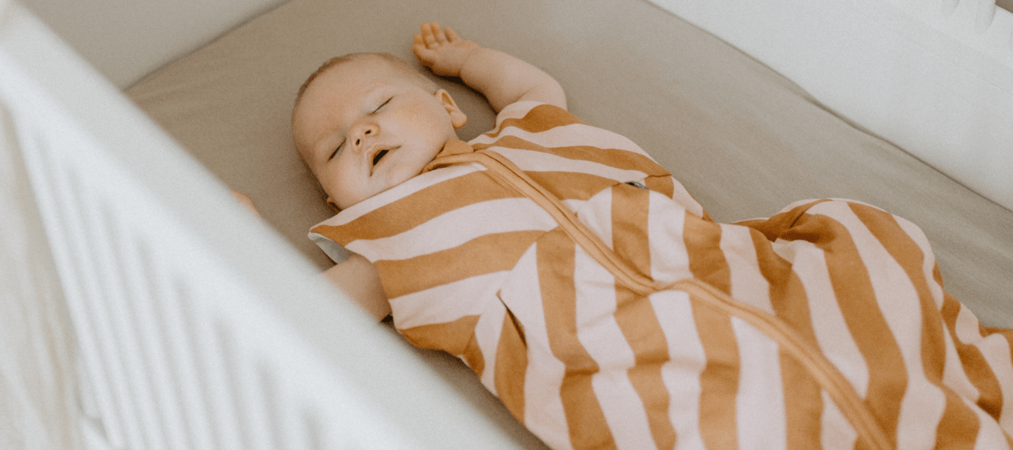 Baby nachts anziehen – Die 5 häufigsten Fragen