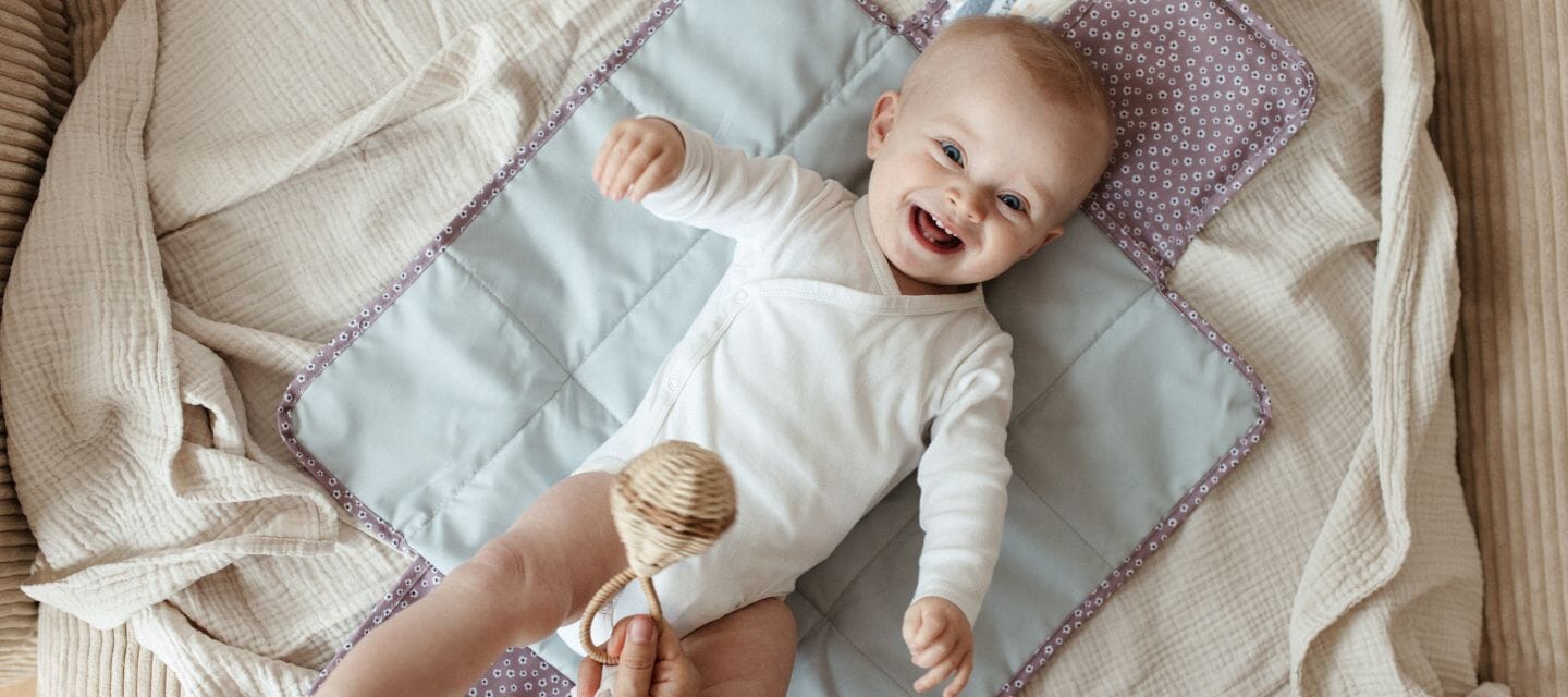 Wie groß sollte eine Wickelunterlage für unterwegs sein?