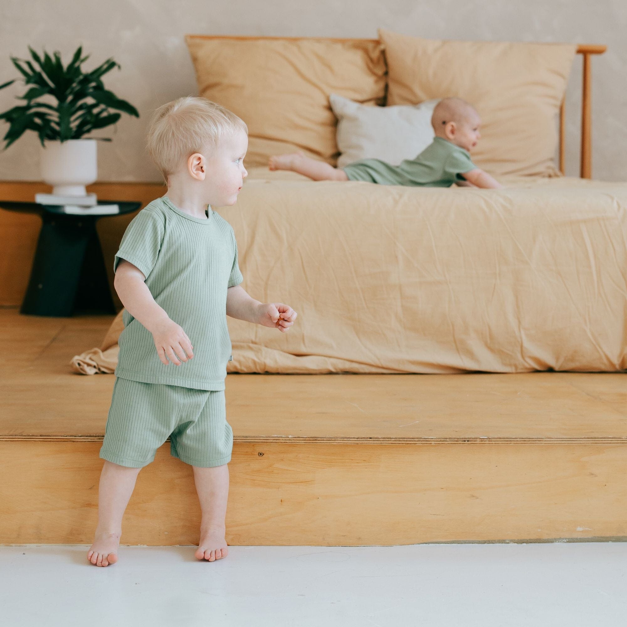 Schlafanzug kurz 2-teilig | Essential Grün