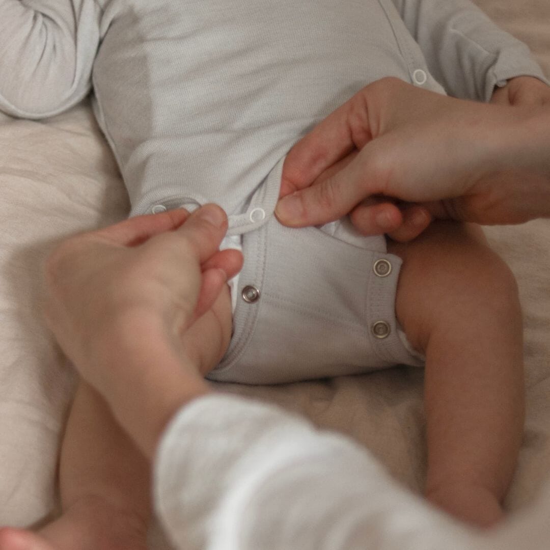 Wolle-Seide Langarm-Wickelbody | Essential Grau