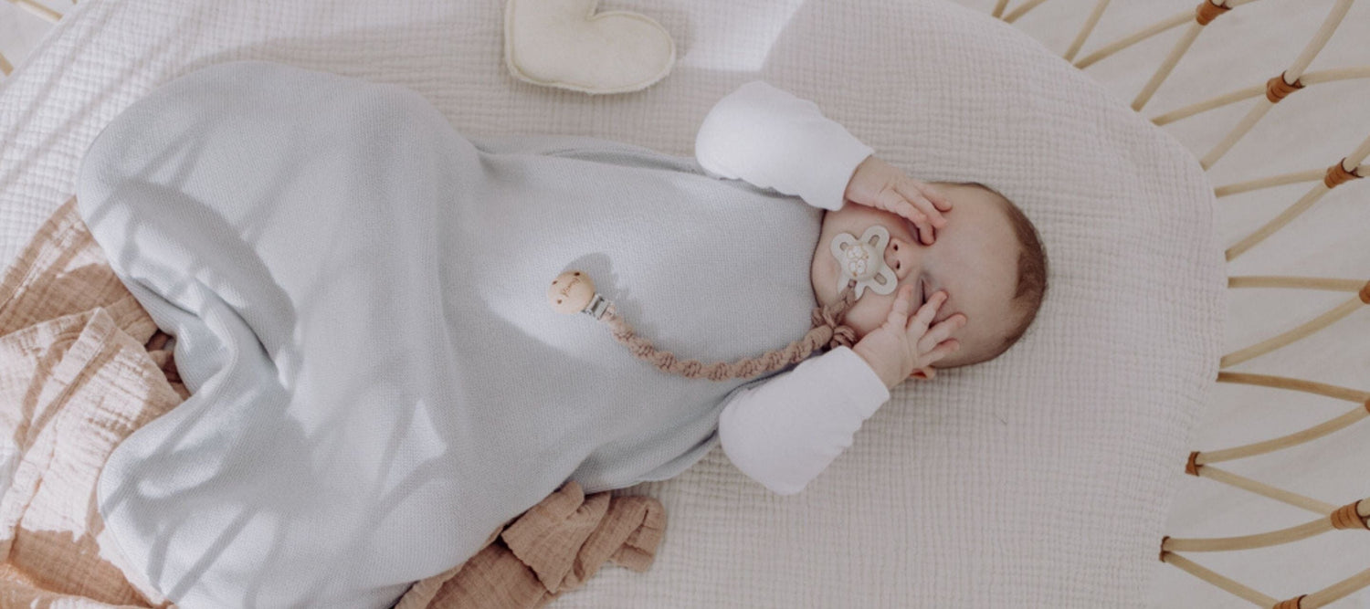 Mein Baby schläft nur kurz – wie schaffe ich es, dass es länger schläft?