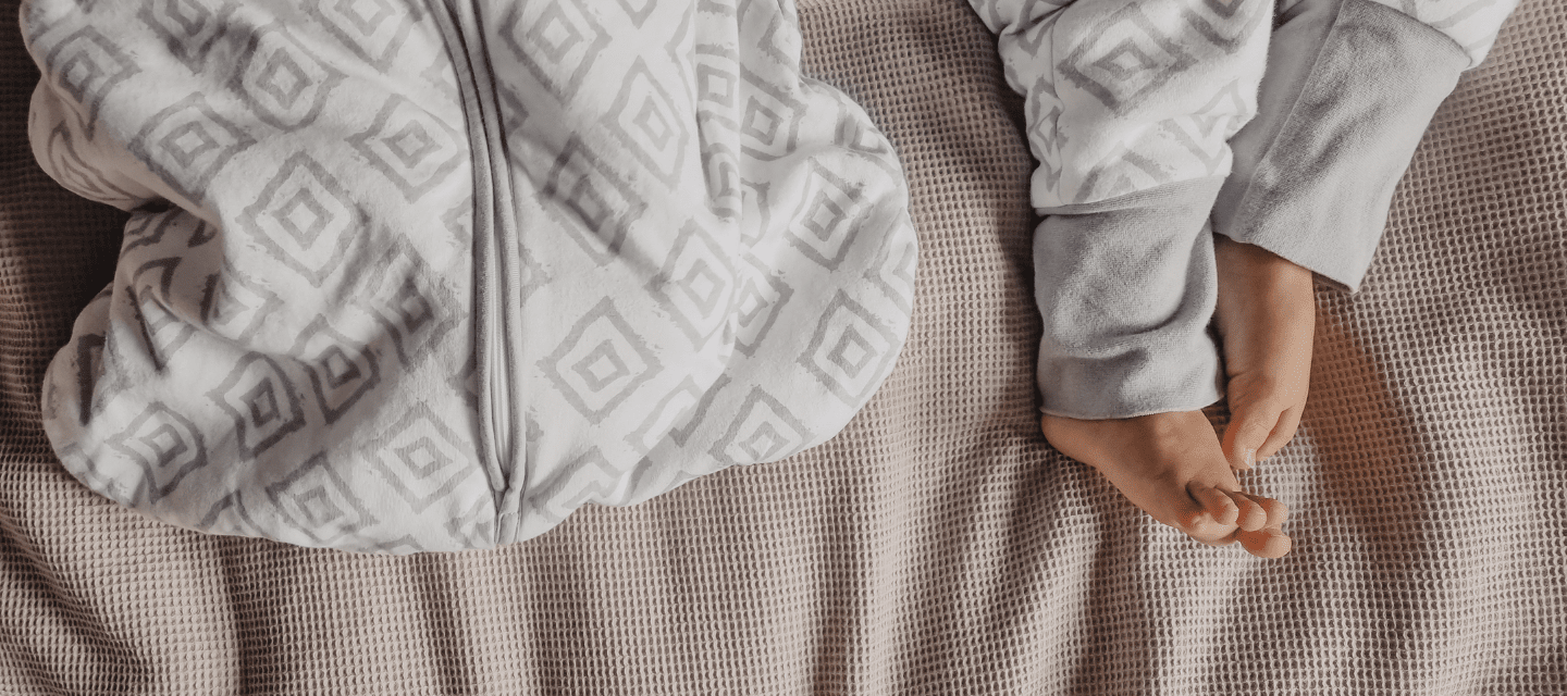 Gemütlich und sicher: So bereitest Du das Babybett für den Herbst vor