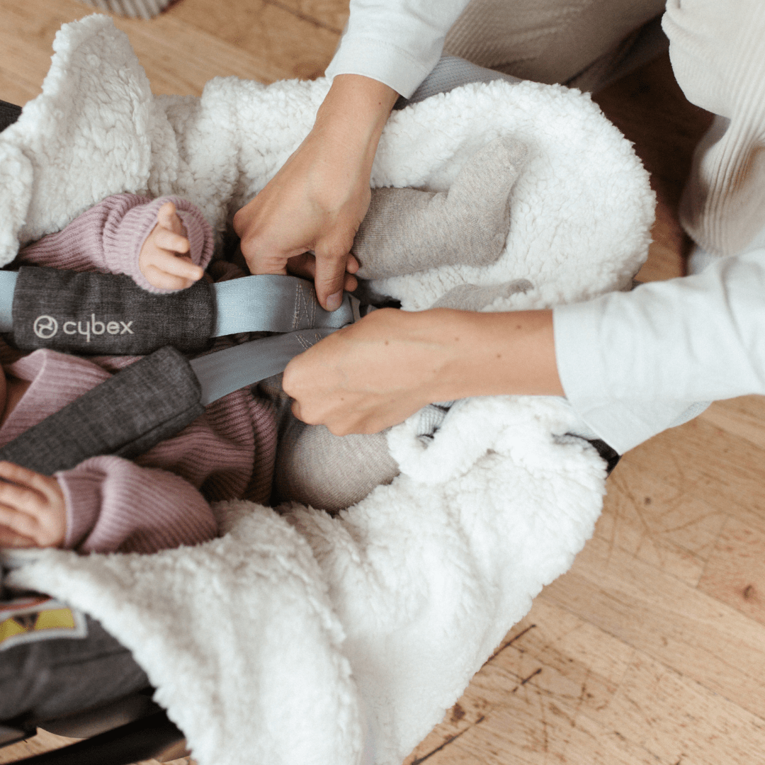 Grey Stars & Grey Minky Decke für Kindersitz -  - Babyladen
