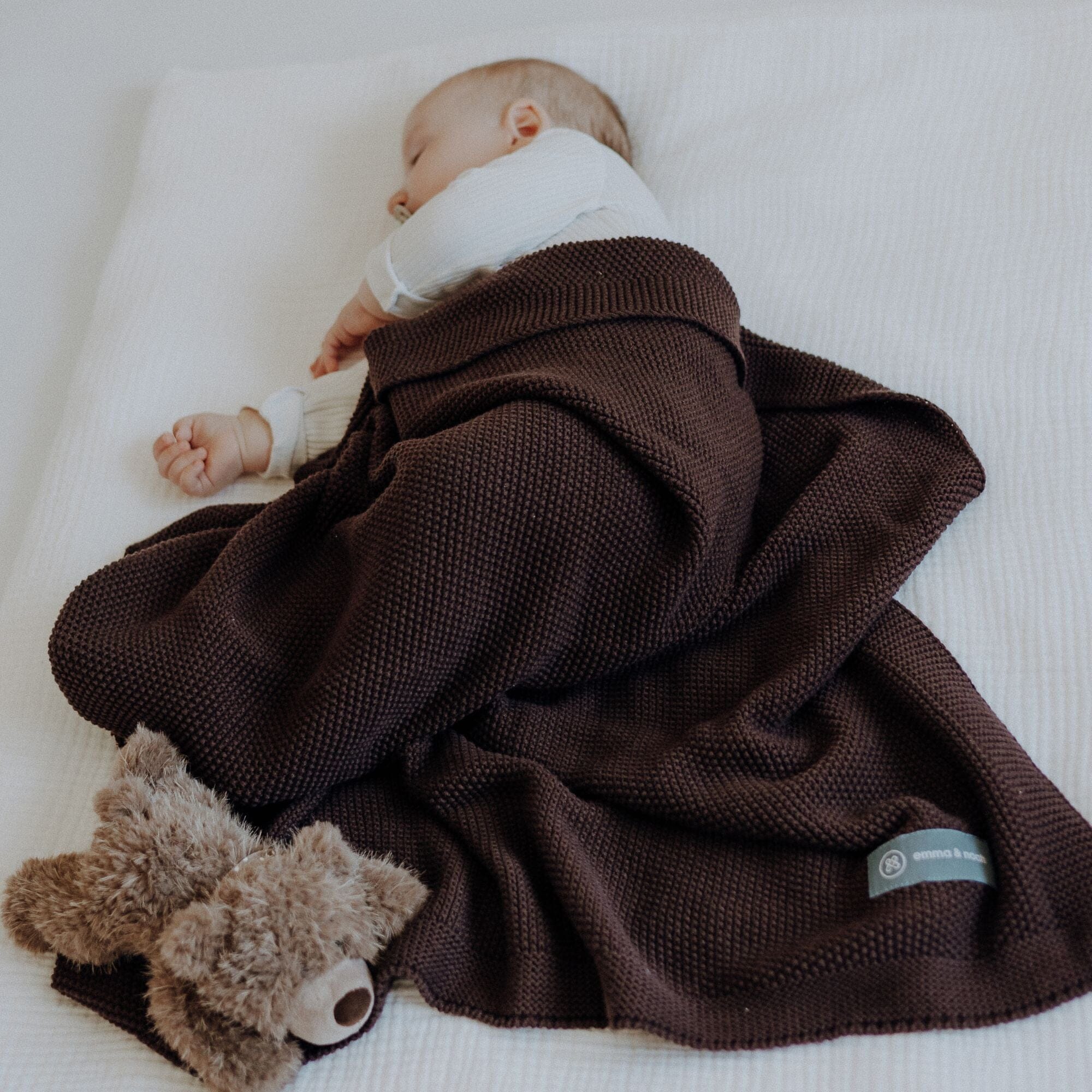 Strickdecke | Essential Chocolate