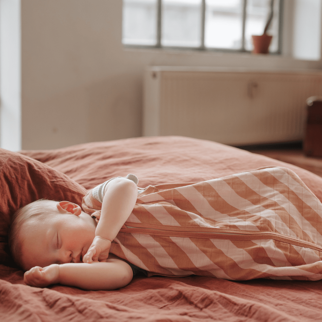 Musselin Schlafsack 0.5 TOG | Streifen Rosa