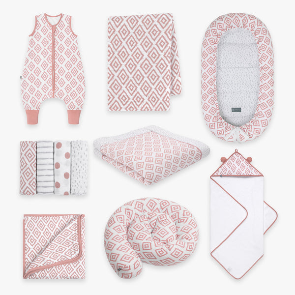 Erstausstattung Bundle | Schlafsack mit Füßen 1.0 TOG | Rauten Rosa