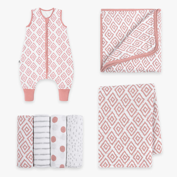 Willkommens Bundle | Schlafsack mit Füßen 1.0 TOG | Rauten Rosa