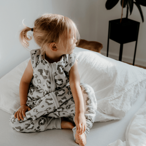Erstausstattung Bundle | Schlafsack mit Füßen 0.5 TOG | Leo Grau